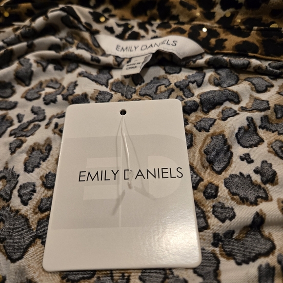 Emily Daniel's Animal Print Sleeveless Collared Pullover Top Women size L - Picture 8 of 11